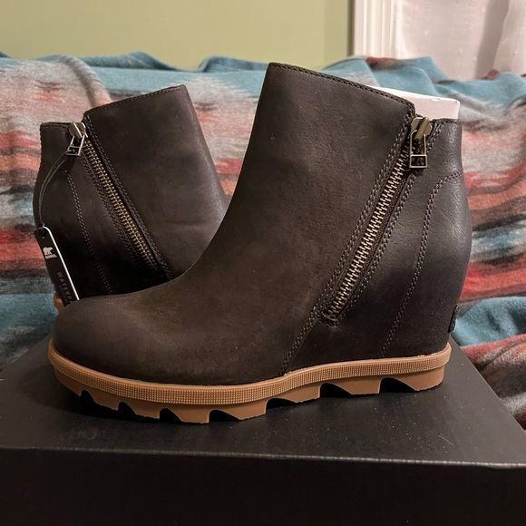 Brand New leather Sorel Joan of Arctic wedge II Zip Booties - Picture 12 of 15